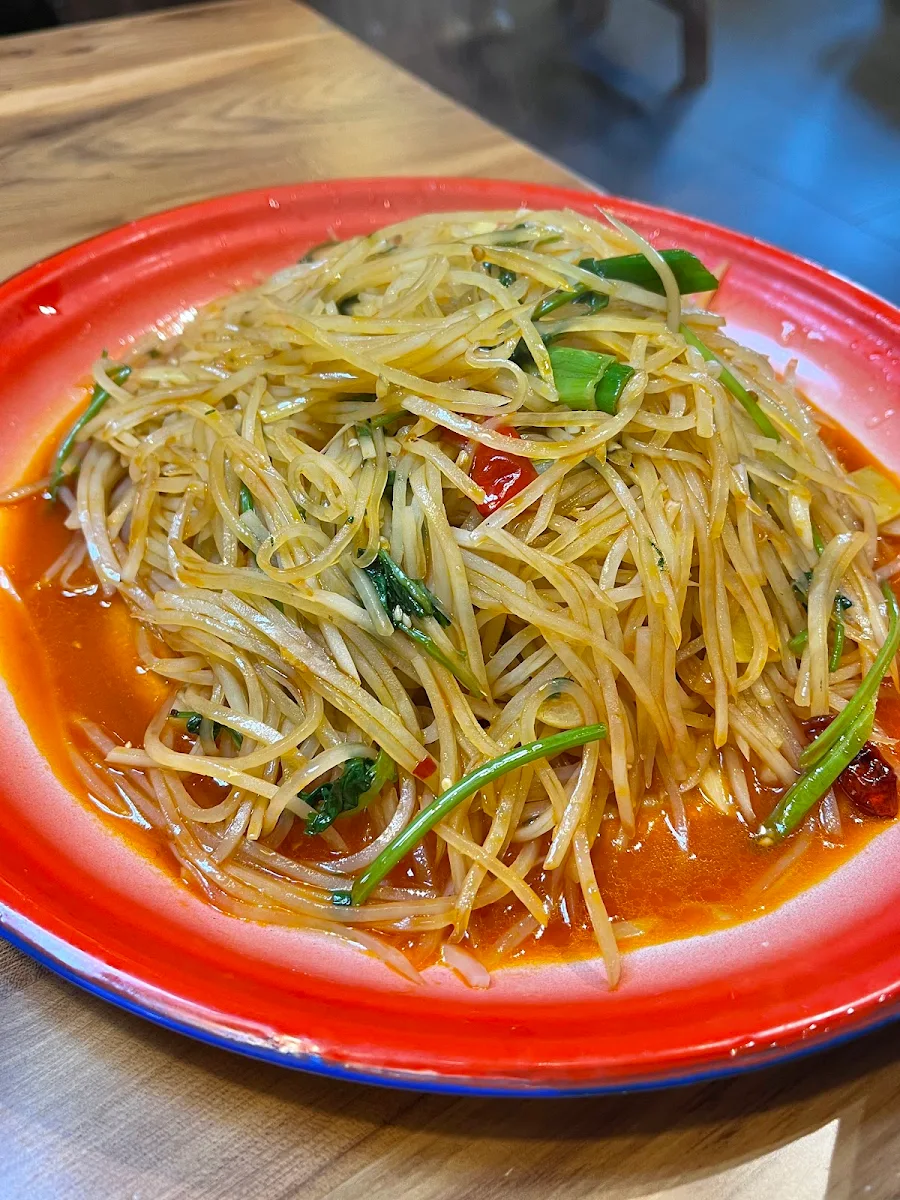shredded potato in thai style 泰椒土豆丝, Ban Bu Xian Szechuan Cuisine Downtown 半步仙小酒馆（温哥华市中心店）